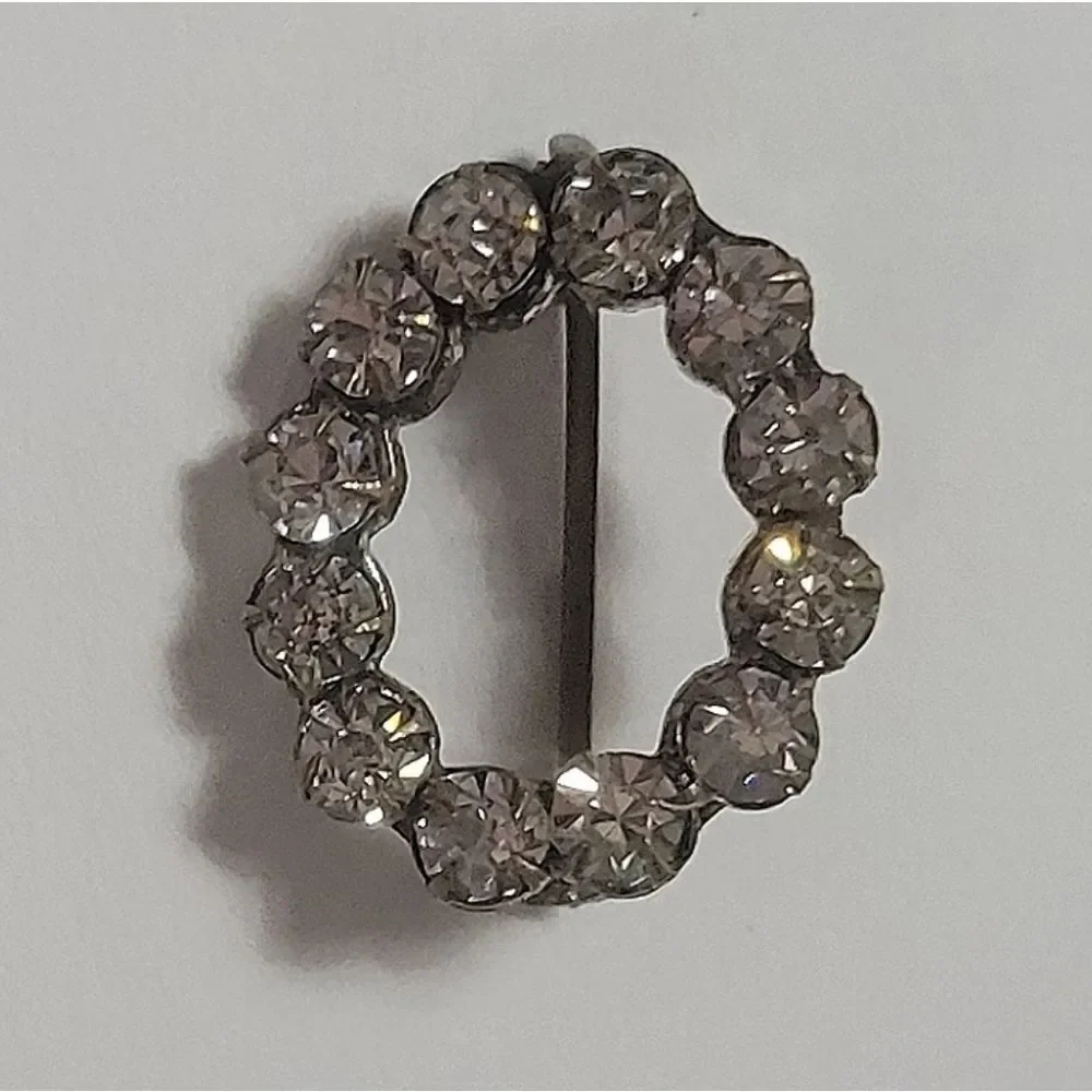 Early Rhinestone Oval Pin Clear Rhinestones Gold Tone Metal